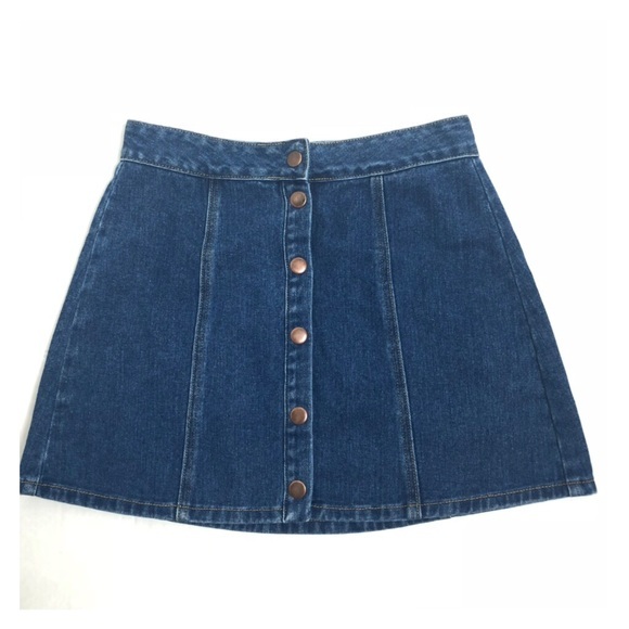 • BRANDY MELVILLE BUTTON DOWN MINI SKIRT - Picture 2 of 6